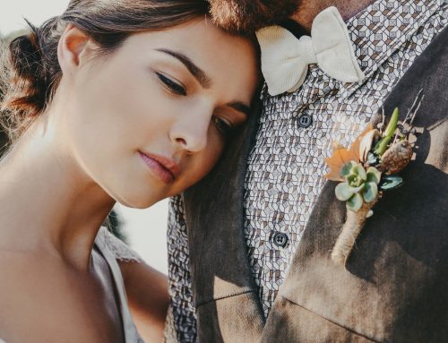 Sunkissed Romance Shoot – Amber Glass and Native Blooms